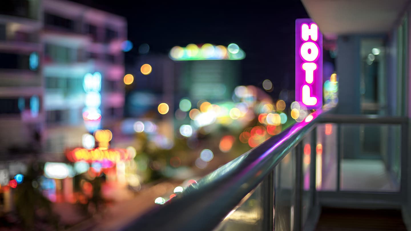 Between the Balcony and the Earth: The Fragile Architecture of a Traveler’s Dream