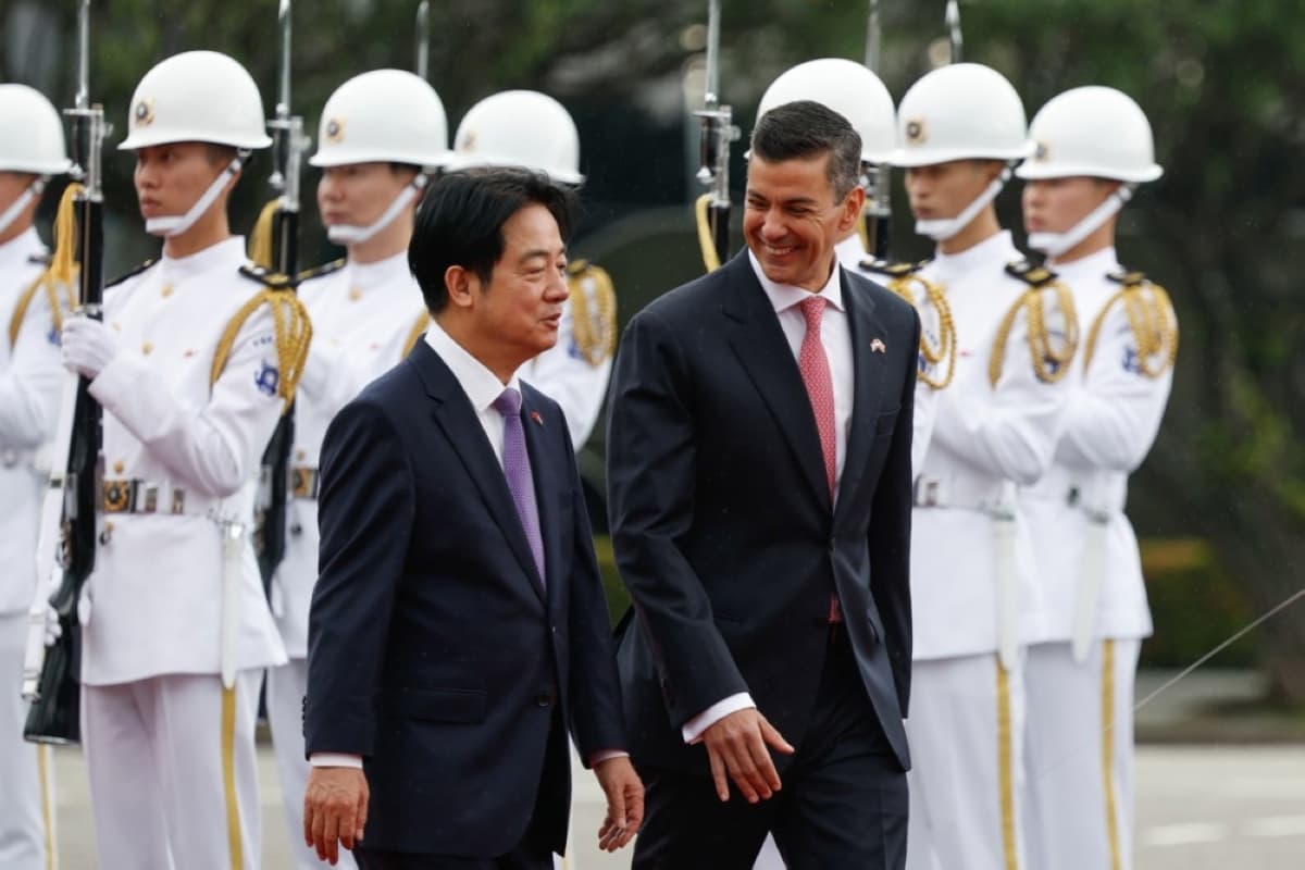Taiwan Welcomes Paraguay Leader as China Increases Pressure