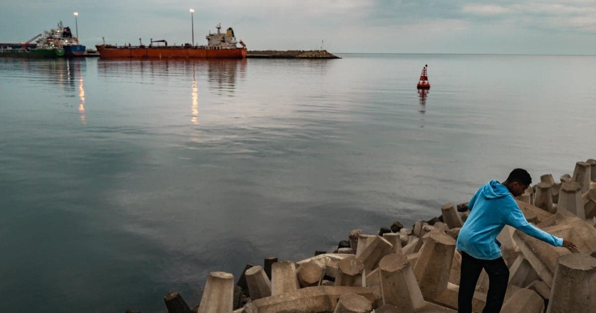 Amid Iran Talks, Strait of Hormuz Dotted with About a Dozen Iranian Mines, U.S. Officials Say