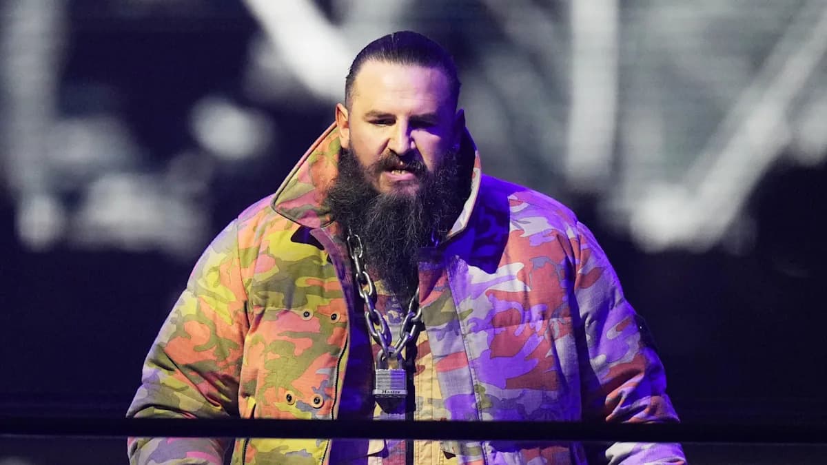 AEW Dynamite Ref Suggests He Waited to Ring Bell So Anti-ICE Chant 'Could Resonate'