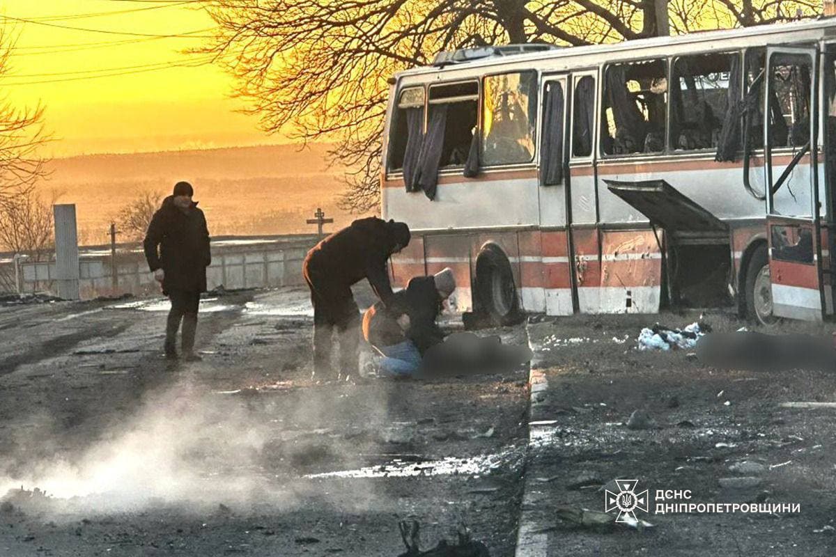 Russian Drone Strike on Bus Kills 15 Miners, Injures 7 in Ukraine's Dnipropetrovsk