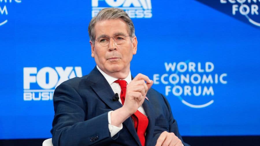 US Treasury Grants License for Iranian Oil to Enter US Ports Amid Ongoing Sanctions