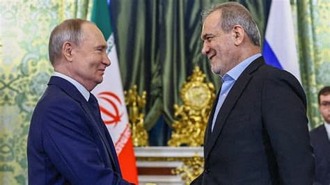 Iranian Foreign Minister Heads to Russia Amidst US Negotiation Offers