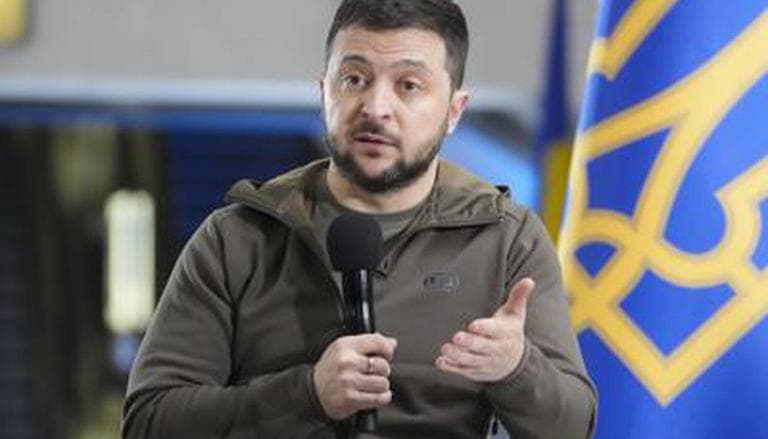 Between Diplomacy’s Promise and the Midterm Sun: Ukraine’s Peace Timeline Cast in Political Light.