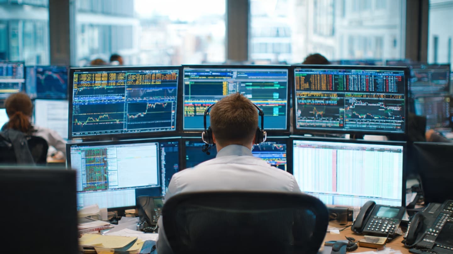 When Politics Trembles, Financial Markets Listen in Silence