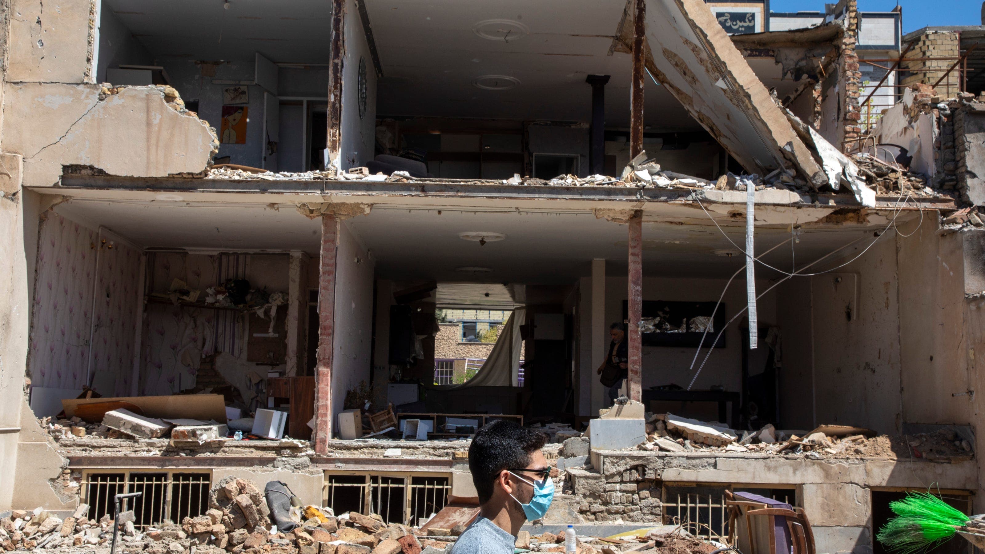 1 Rescued After U.S. Fighter Jet Crash in Iran; Search Ongoing for Crew Member