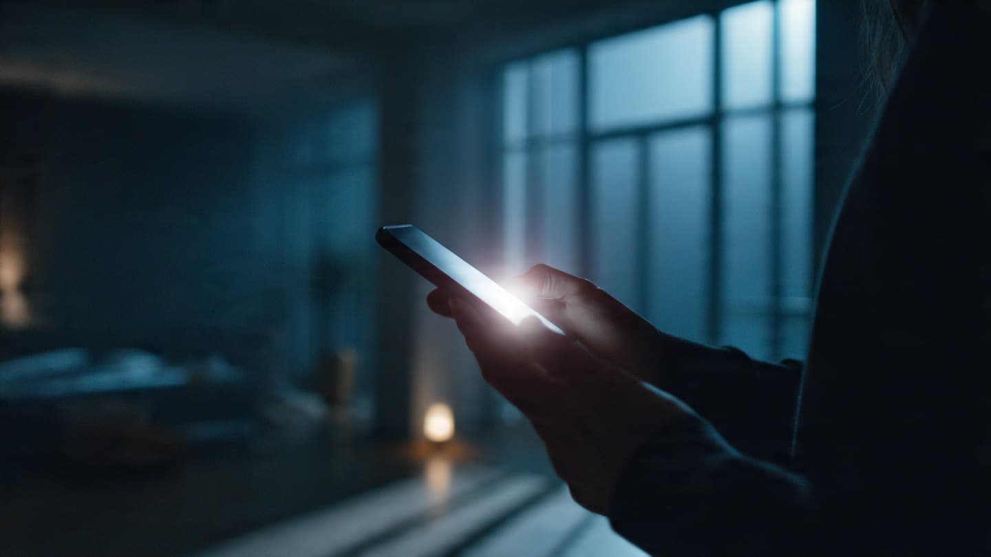 When the Phone Chimes Softly: A Narrative of Vigilance in a Hyper-Connected City