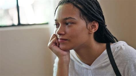 'They Told Me He Was Dead': Children Born near Army Base Discover Truth About UK Soldier Fathers