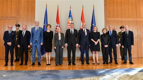 Polish Parliament Hosts Swearing-In of Constitutional Court Judges in Defiance of President