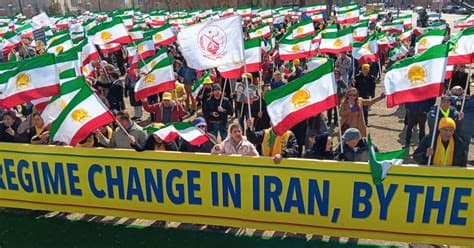 "Survey Reveals Overwhelming Support Among Iranian Canadians for Regime Change in Iran"