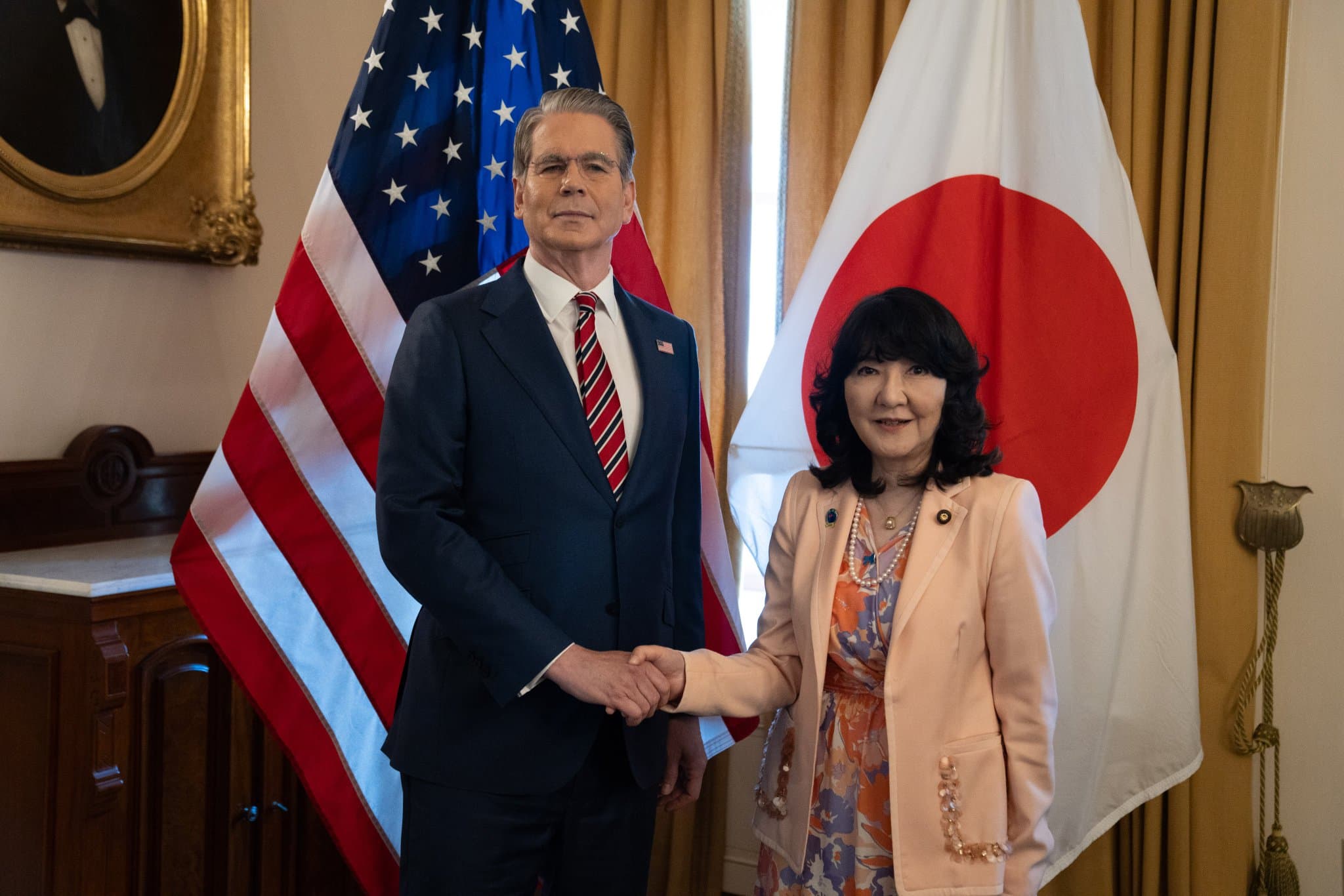 Power Diplomacy in Motion: Why a Simple Handshake Matters More Than It Looks