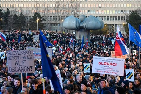 Slovaks Rally Against Populist Prime Minister Fico’s Plan to Scrap Mail Voting from Abroad