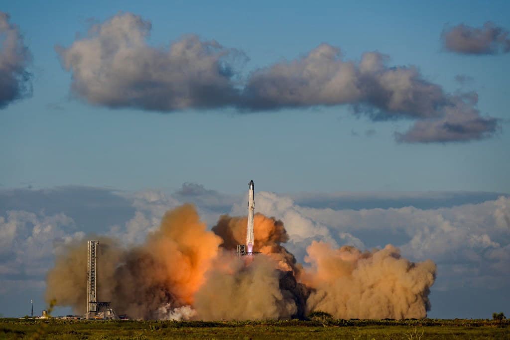 Texas Homeowners Sue Musk’s SpaceX Over Starship Rocket Launches