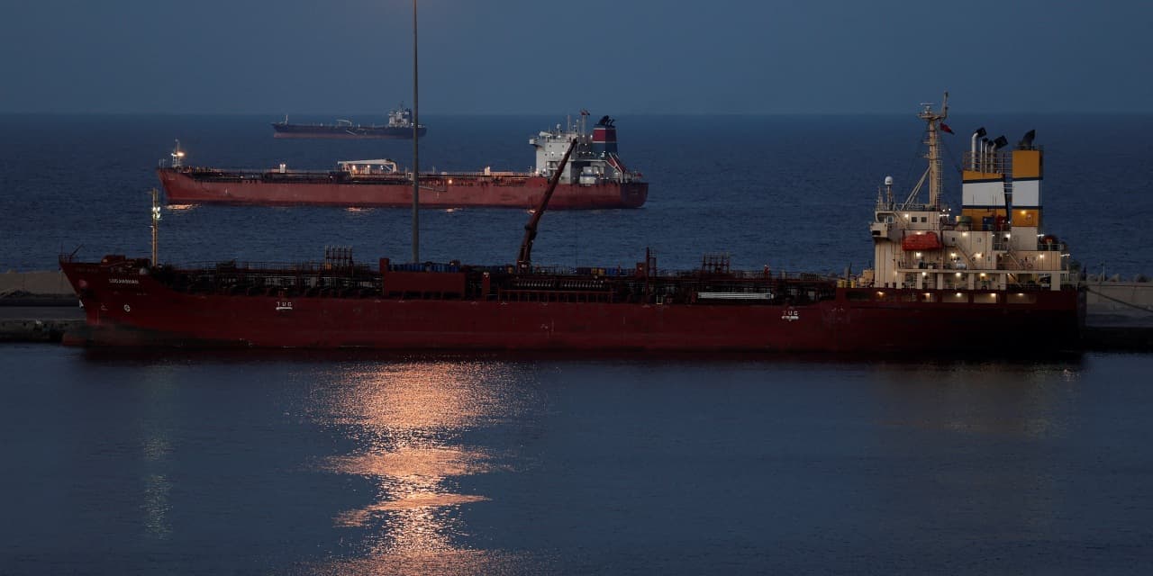 Gulf Oil Producers Scramble to Bypass Hormuz as Iran Locks Down the Strait