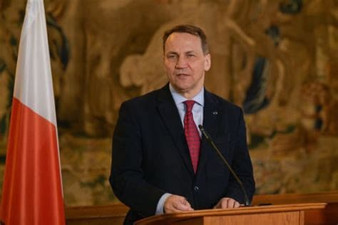 Polish Foreign Minister Advocates for the Formation of a "European Legion"