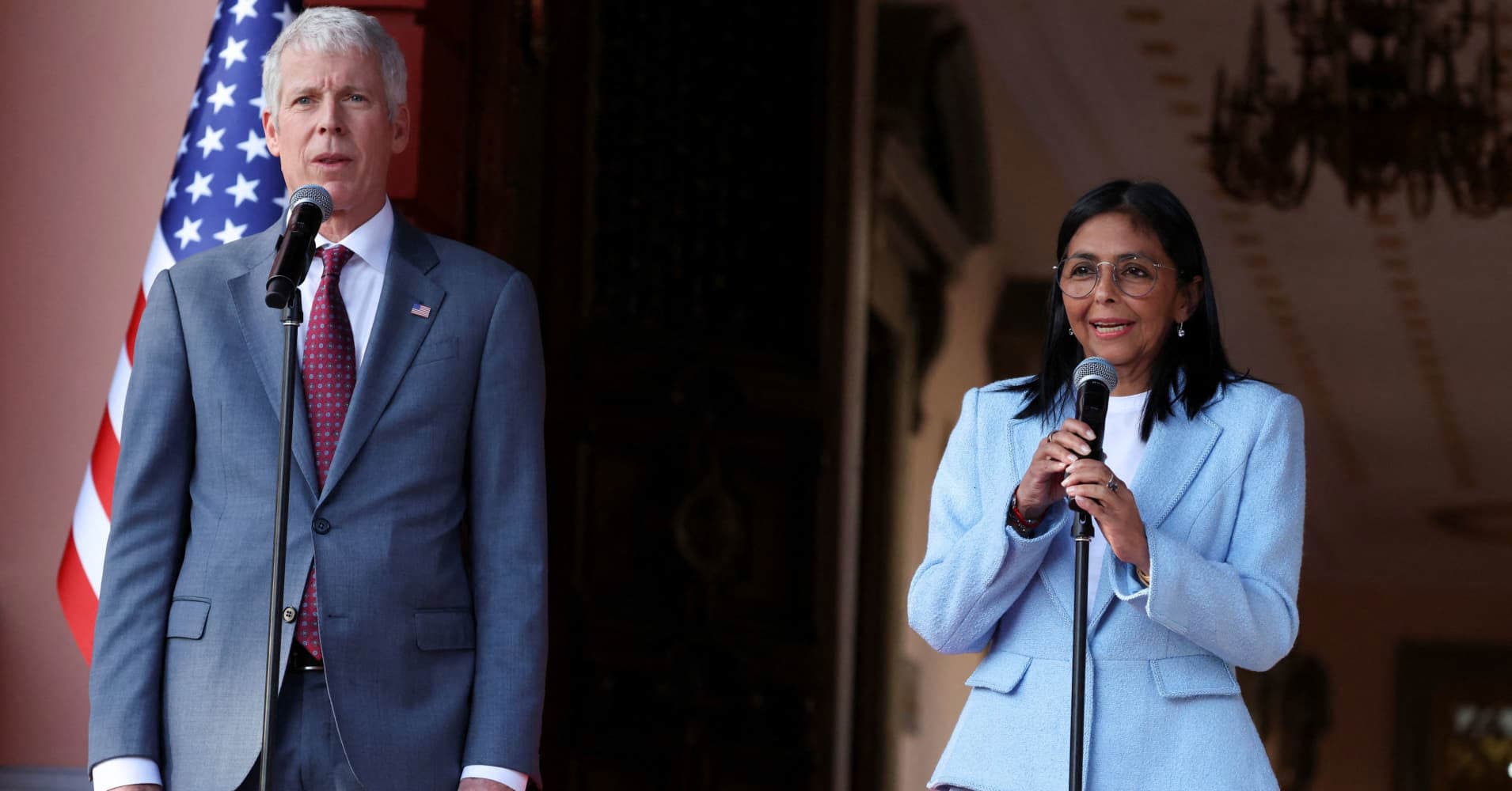 Venezuela Oil Sales Top $1 Billion, Funds Won’t Go to Qatar Account Anymore, Energy Secretary Says