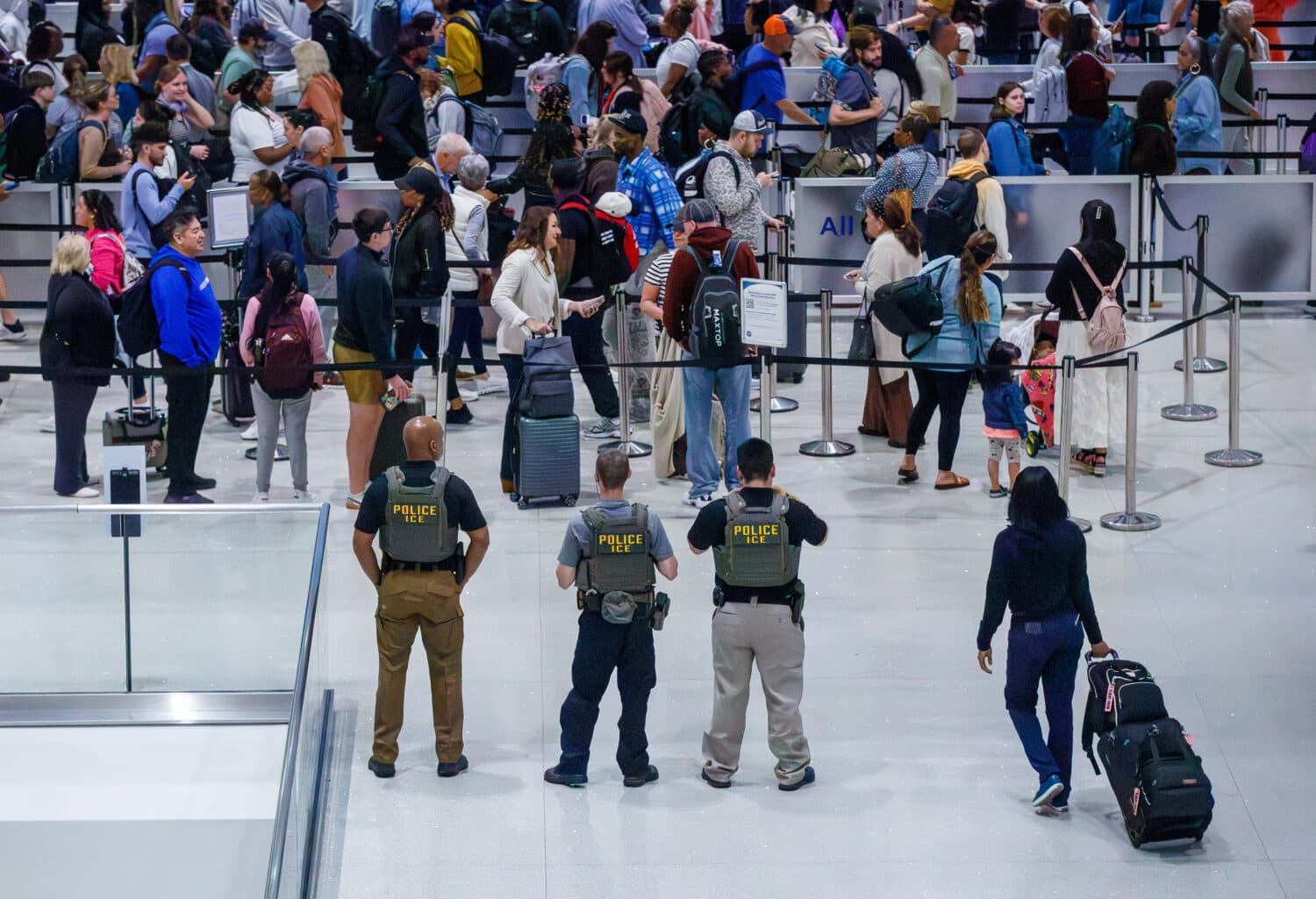 Unprecedented Deployment of ICE Agents in 14 U.S. Airports: Emergency Measure Amid TSA Paralysis