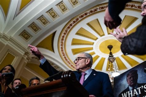 US Lawmakers Accuse Justice Department of Inappropriate Redaction in Epstein Files