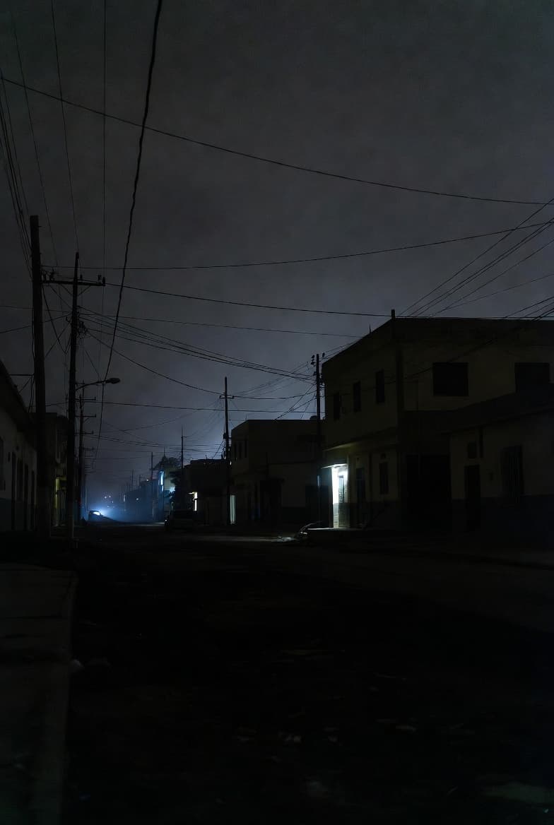 Cuba Plunged into Total Darkness: Nationwide Blackout Hits the Island as Energy Crisis Deepens
