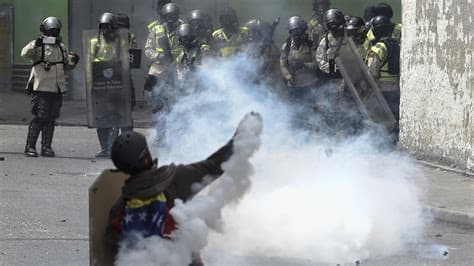 Venezuela Police Use Tear Gas on Protesters Demanding Pay and Pension Increases