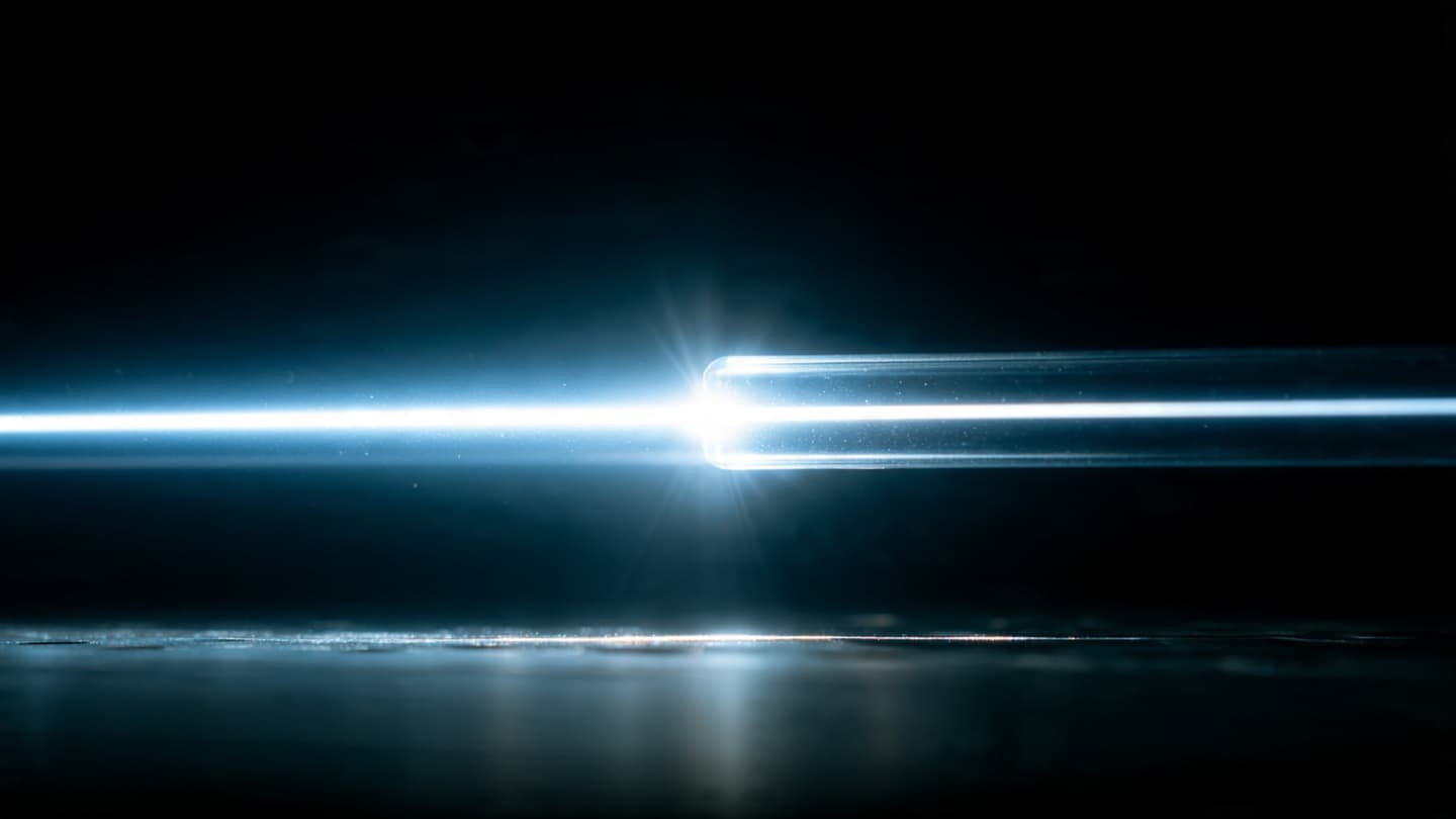 Of Invisible Currents and Beams of Light, Chasing the Dream of Energy Without a Wire
