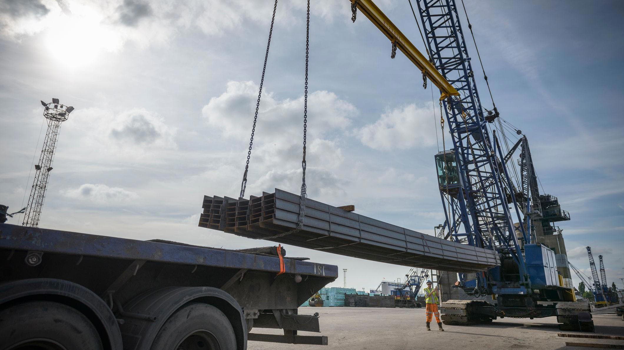 Iran's Two Largest Steel Plants Shut Down Due to Strikes, Companies Report