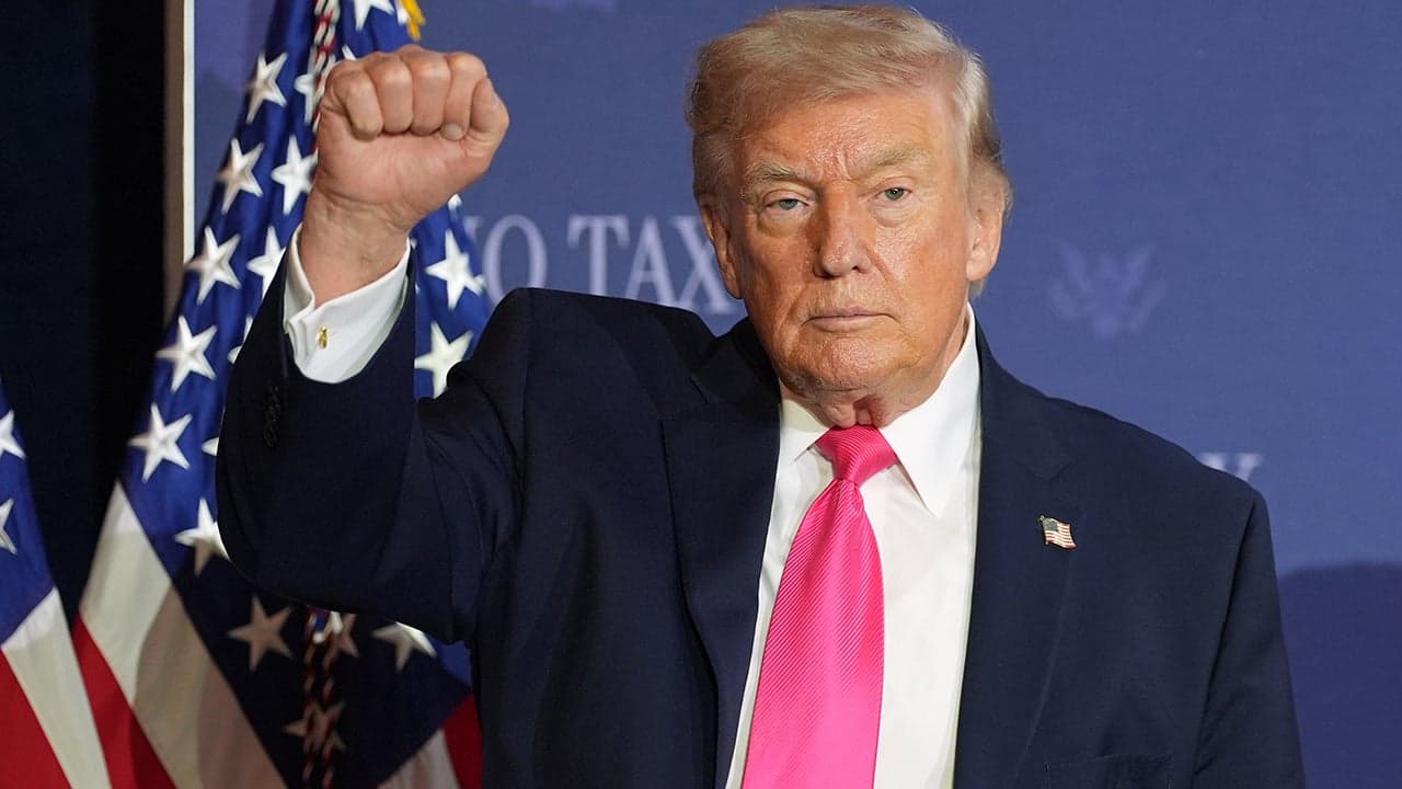 Trump Says "Thank You" After Iran Announces Opening of Strait of Hormuz