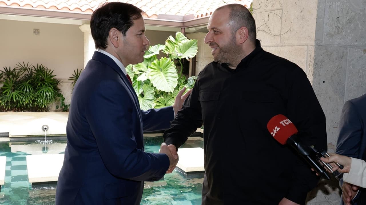 Russian Strike on Zaporizhzhia Kills 2 as Ukraine Seeks to Move Forward Peace Talks