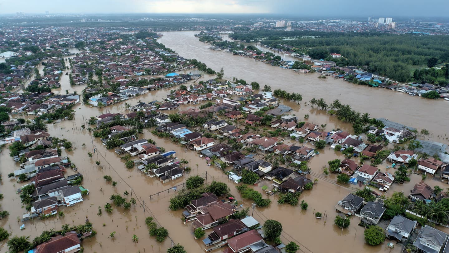 Massive Displacement in Johor: Three Districts Paralyzed by Severe Flash Flooding and Nonstop Monsoon Rains