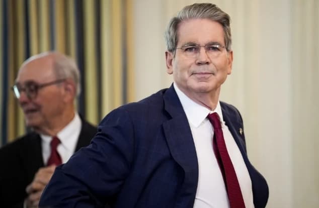 Argentina Pays Off US Swap Line and Bondholders in Positive Move for Milei Administration