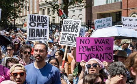 Bahreïn importe des troupes anti-émeute alors que des manifestations éclatent contre la guerre des États-Unis avec l'Iran