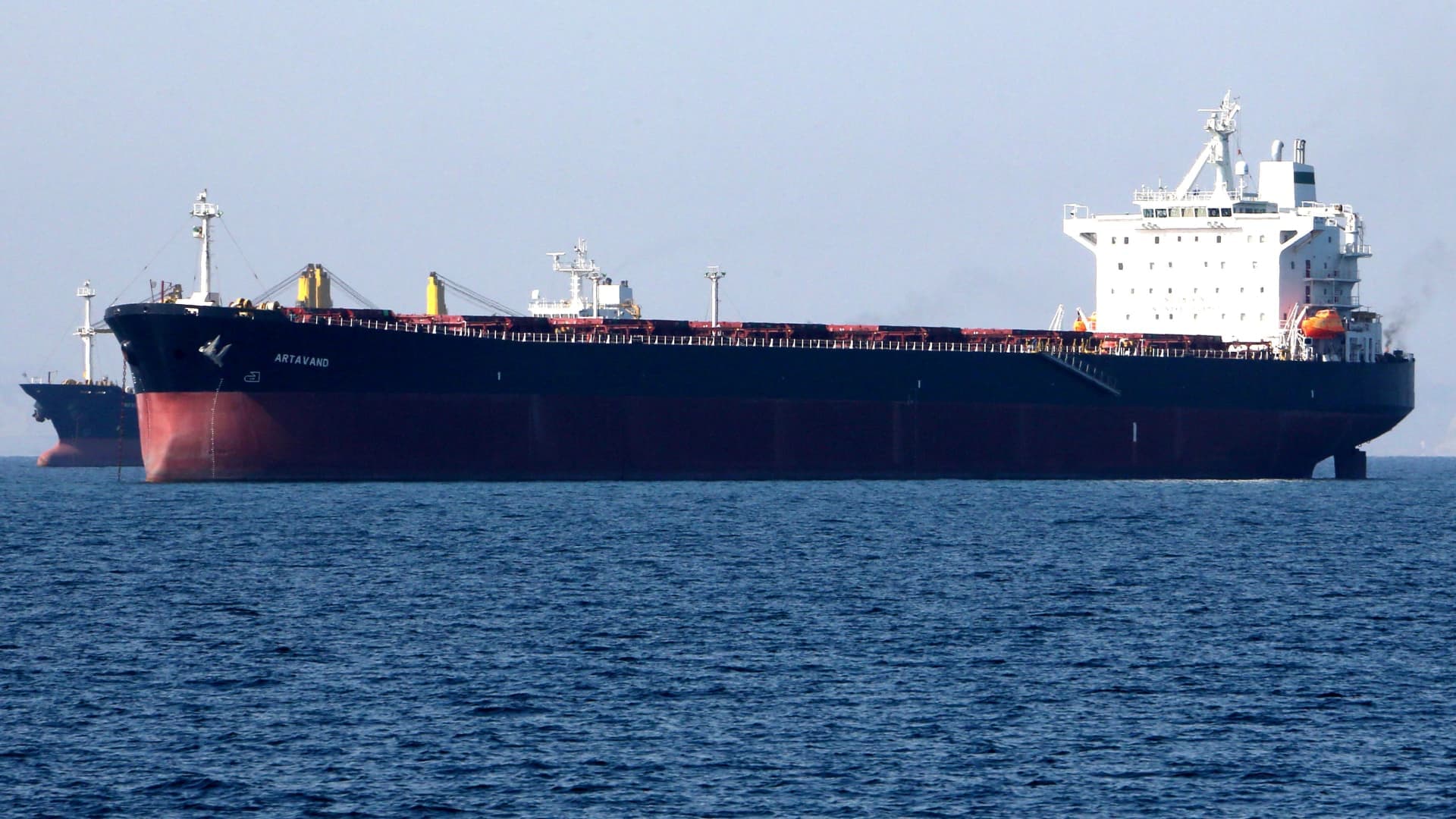 Iran Demands Yuan Payments for Oil to Transit Strait of Hormuz