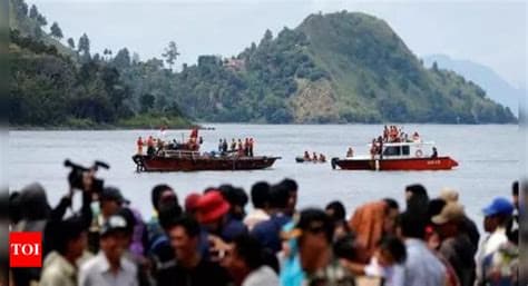 250 Missing as Boat Carrying Rohingya and Bangladeshi Migrants Sinks in Indian Ocean