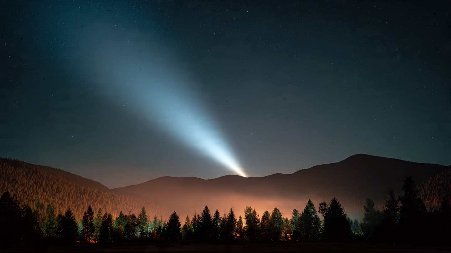 British Columbia’s Sky Briefly Became a Modern Mystery