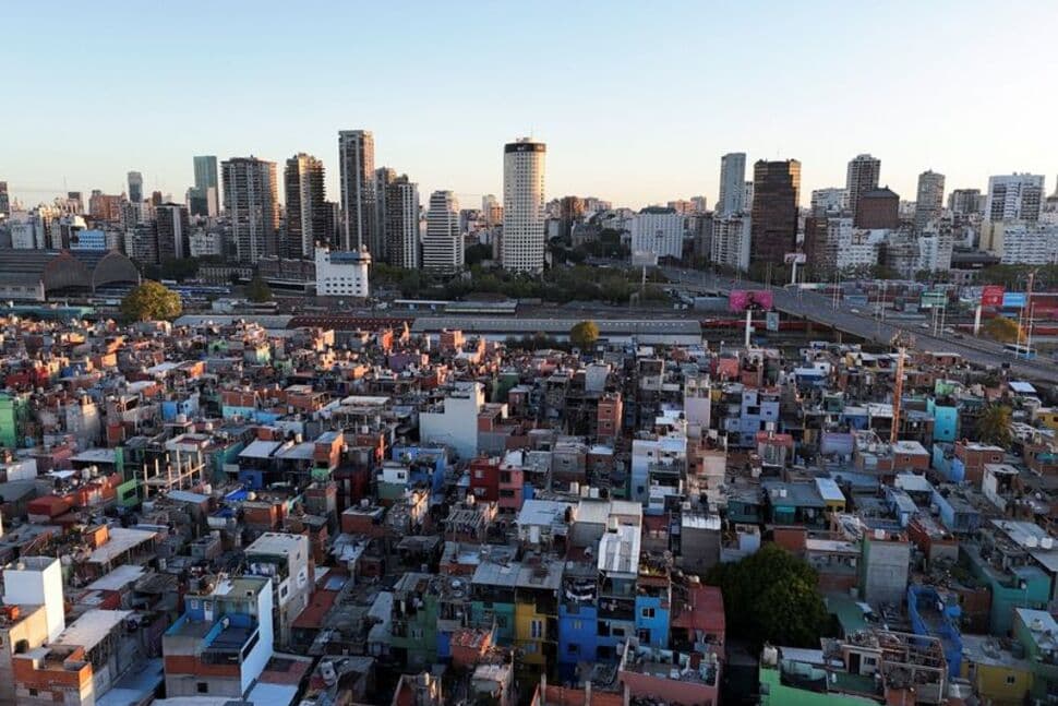 Fitch Upgrades Argentina to 'B-' on Milei's Economic Reforms
