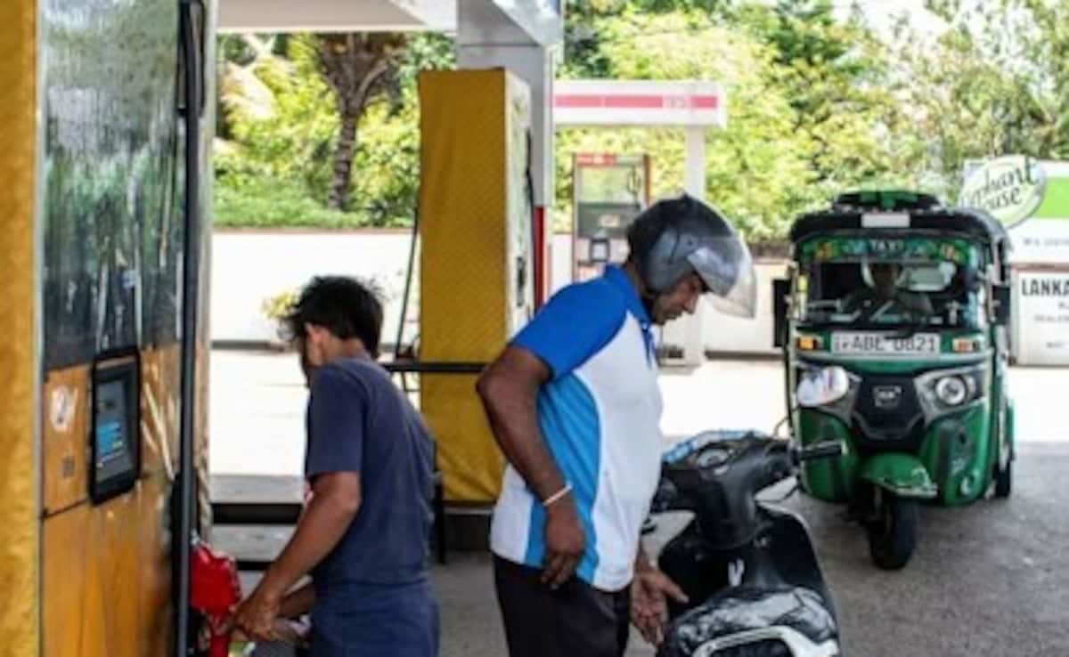 Sri Lanka Introduces Four-Day Work Week Amidst Oil and Gas Shortages Due to Iran War