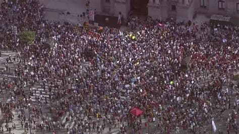 Thousands Rally for Workers' Rights Outside Philadelphia's City Hall