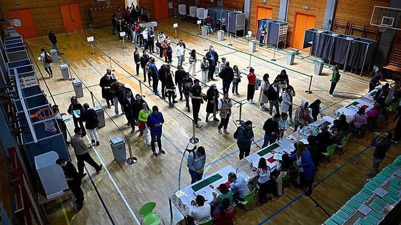 Close of Polls Nears in Hungary's Most Crucial Election in Decades