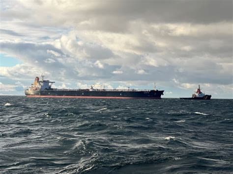 Sweden Seizes Shadow-Fleet Tanker Suspected of Spilling Oil