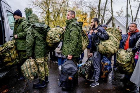 Russia Issues Draft Notices at Airports to New Citizens and Returning Expats