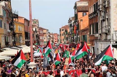 Venice Biennale Opens Without a Jury Amid Controversy Over Russian and Israeli Participation
