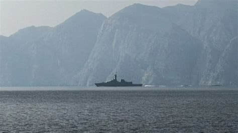 UK Deploys Warship to Middle East with Eye on Potential Hormuz Mission