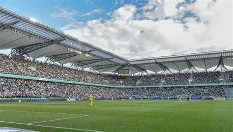 Prague Derby Abandoned After Fans Storm Pitch with Slavia Seconds from Title