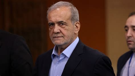 Iran’s President Offers Non-Aggression Pact to Neighbors, Faces Internal Backlash