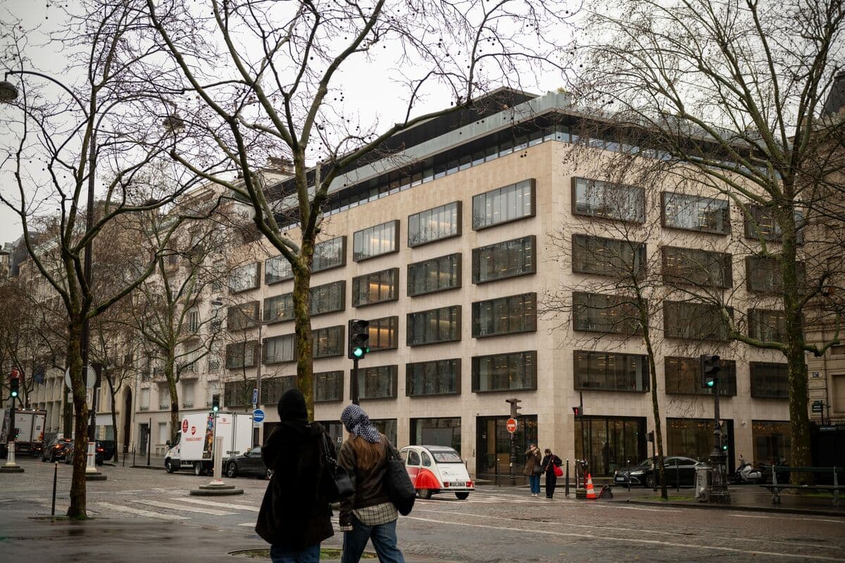 Goldman Sachs in Paris Warned of Potential Bomb Threat Linked to Iranian Group