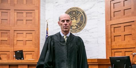 Appeals Court Orders Judge to End Contempt Investigation of Trump Administration Deportation Flights