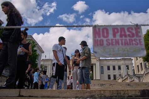 Students Stage Sit-In at Havana University Amid Energy Crisis Disrupting Classes