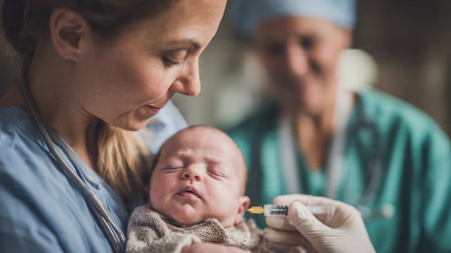 In the First Hours of Life, Timing Quietly Shapes Protection