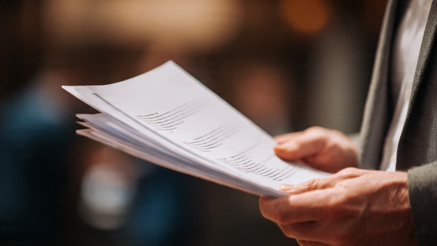Between Proposal and Possibility: A Moment Suspended in the Quiet Language of Power