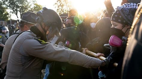 Anti-ICE Protesters Arrested in Pearl River Over Use of Profanity